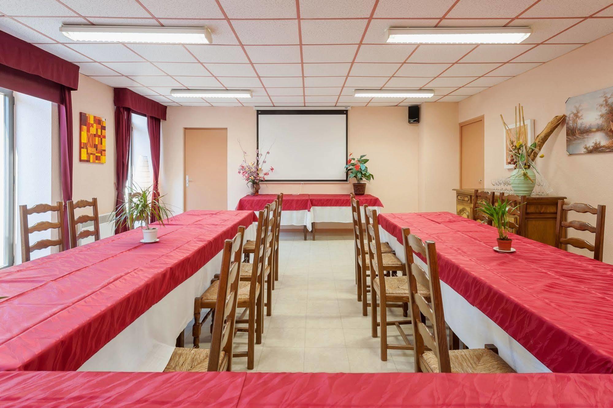 Hôtel Restaurant Le Saint Clément Esterno foto